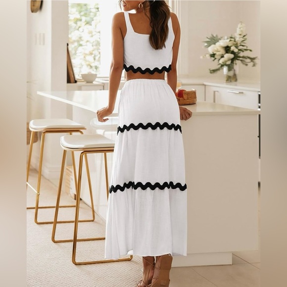 BTFBM 2 piece sleeveless crop top and maxi skirt with pockets - Picture 2 of 7